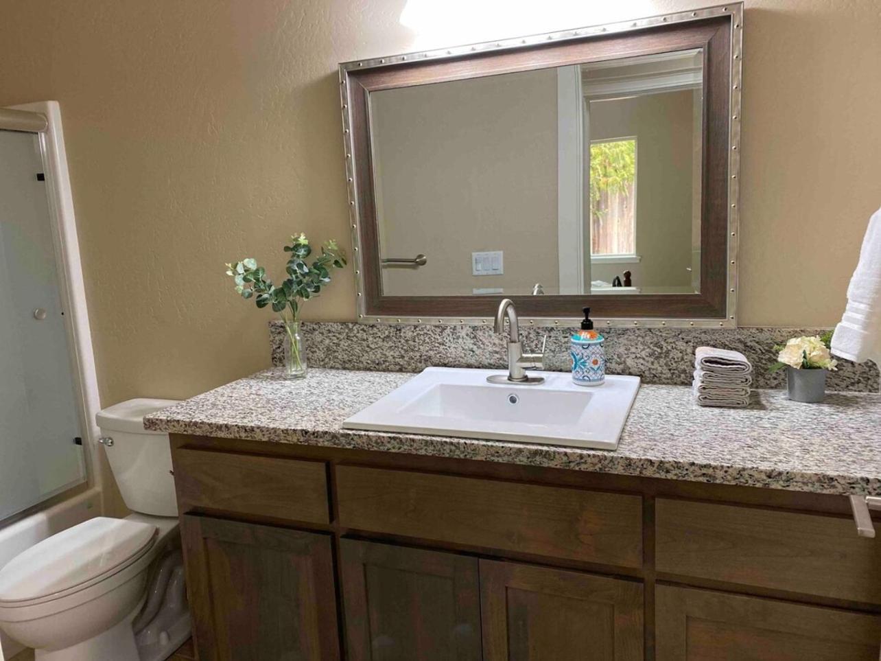 Cheerful New 2 Bedroom Home In Cul De Sac Netflix Μέντφορντ Εξωτερικό φωτογραφία