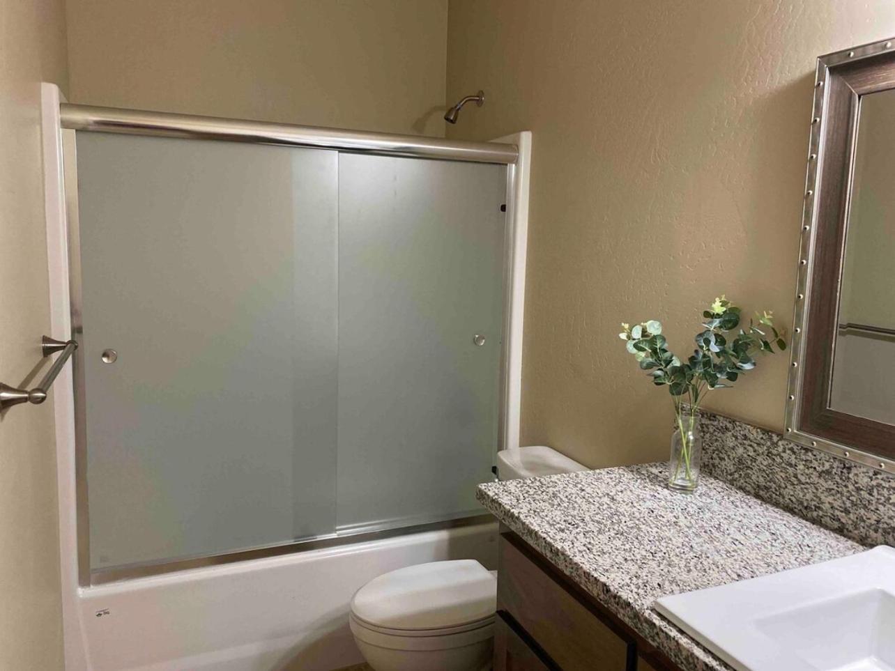 Cheerful New 2 Bedroom Home In Cul De Sac Netflix Μέντφορντ Εξωτερικό φωτογραφία
